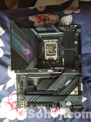 Asus ROG STRIX Z690-E GAMING WIFI ATX Motherboard